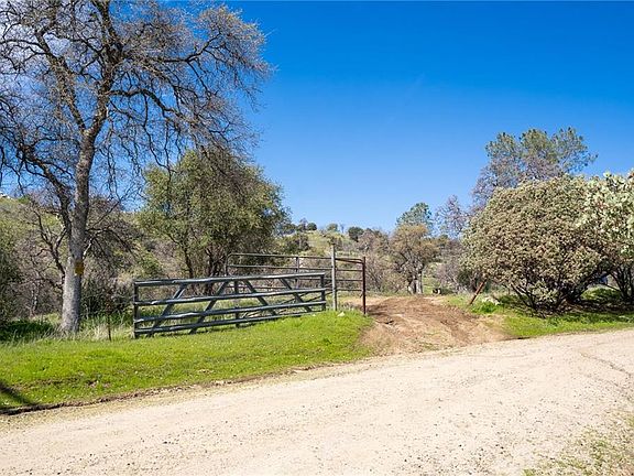 4th image of 3831 Broncho Hollow Ln