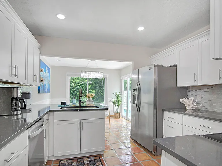 19 Pinehill Trl E — Photo 11