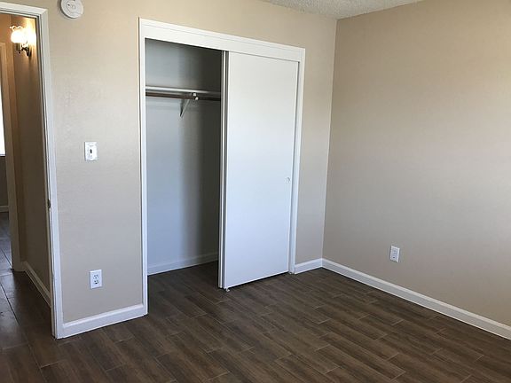 4th image of 2101 McCray St APT 5