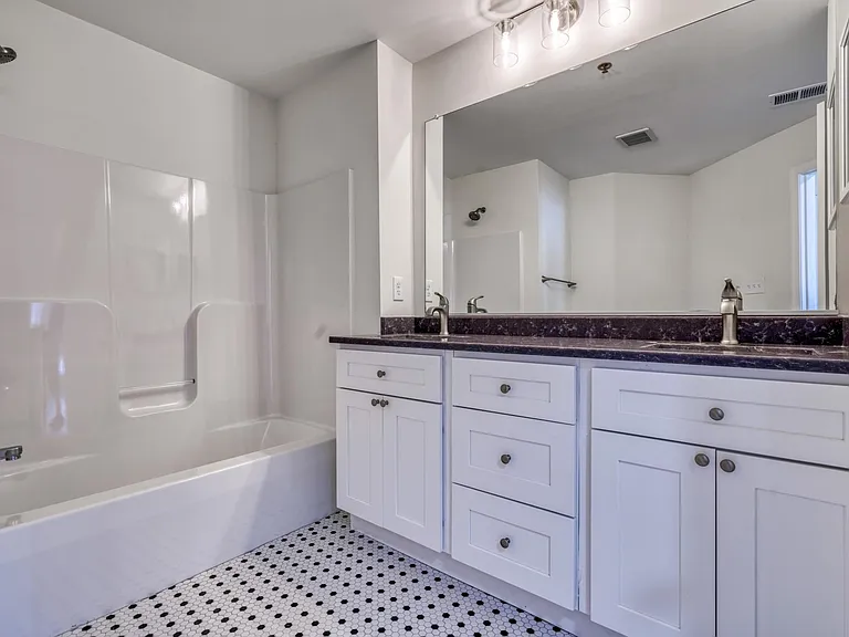 2501 Coleridge Dr #3D — Photo 28