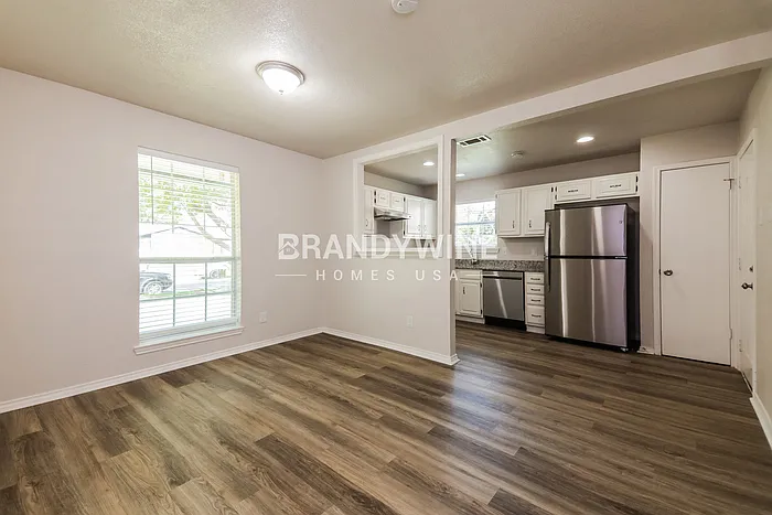 1821 Whiteoak Dr — Photo 8