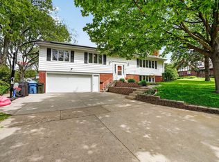 171 Lovejoy Ave, Waterloo, IA 50701