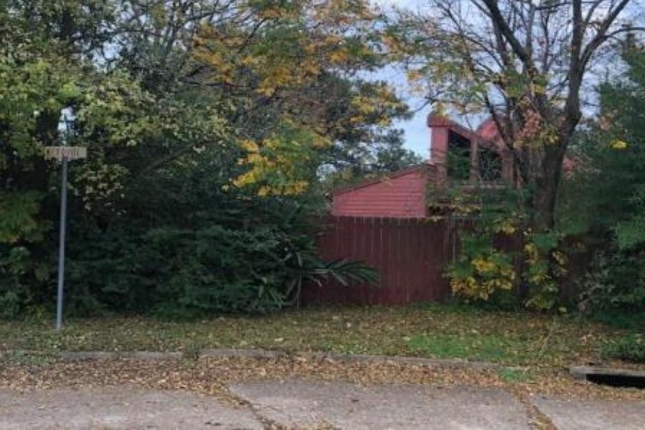 1st image of 306 Mesquite St