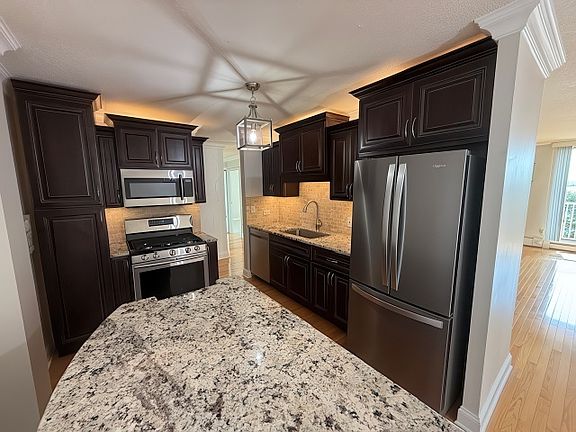 3rd image of 2211 S Highland Ave APT 5C