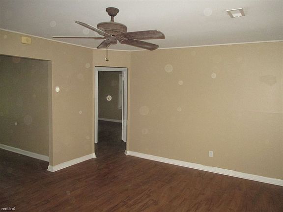 4. 842 S Pershing, Living Room (2)