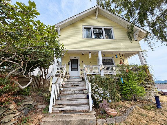 3rd image of 414 Hall Ave