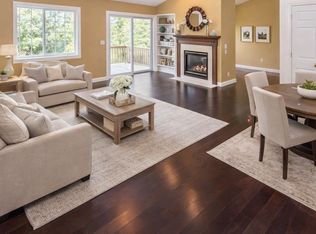 1102 Bergmann Dr, Stillwater, MN 55082