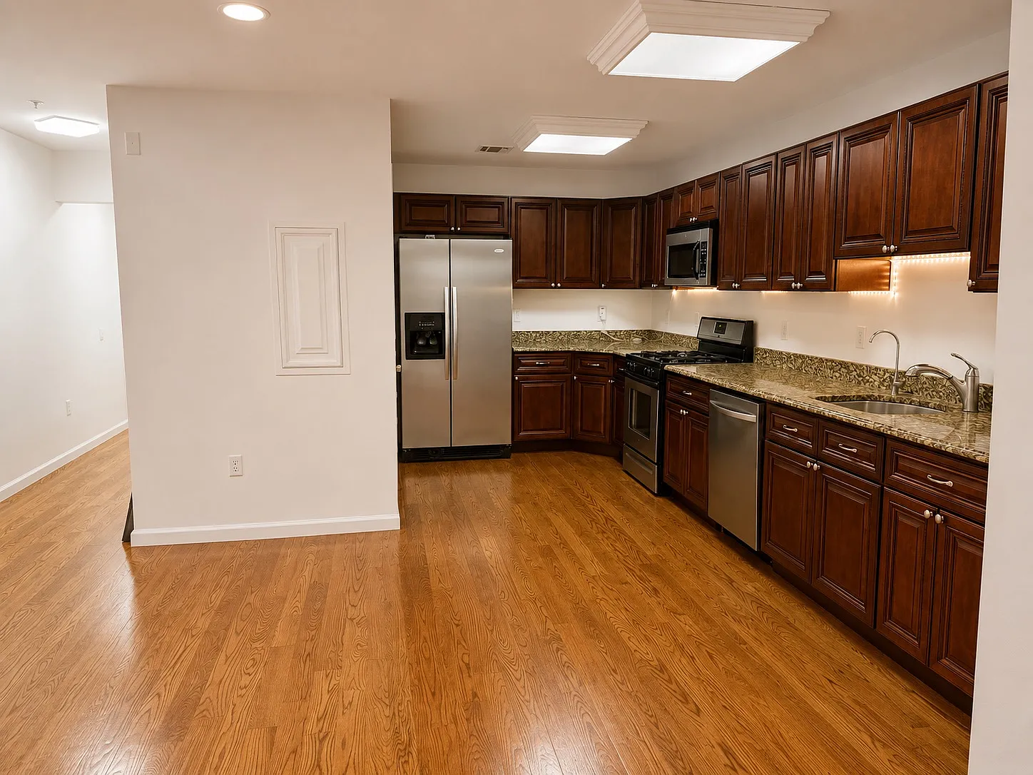 2 bed, 1223 sqft, $3,000 — Photo 3