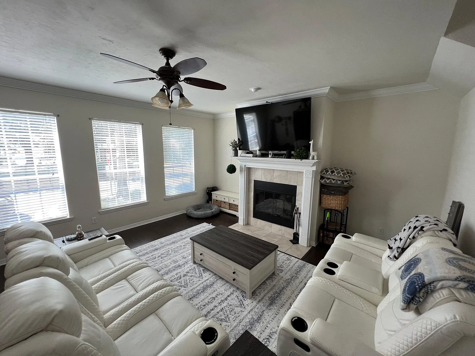 11688 NW 17th Pl — Photo 3