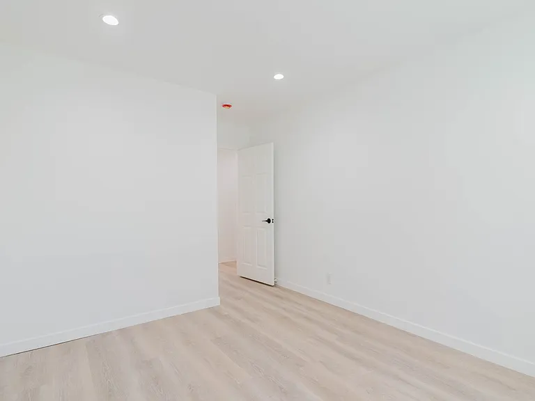 13138 Corcoran St — Photo 13