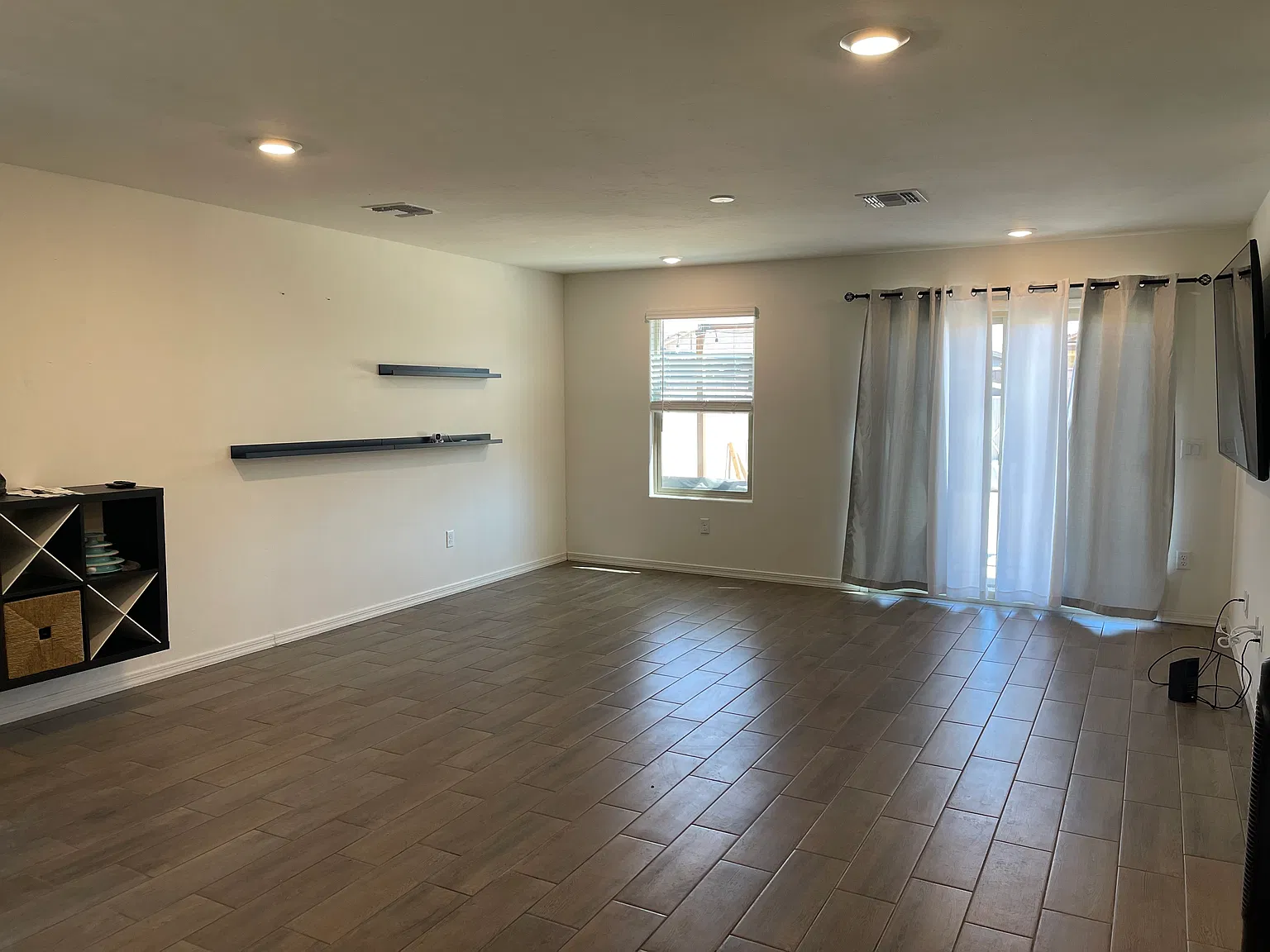 3 bed, 1584 sqft, $1,900 — Photo 3
