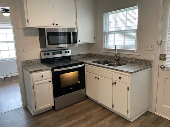 6643-6645 Floyd St, 6643-6645 Floyd St, Mission, KS 66202