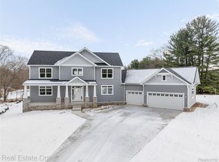 8527 Mystic Pines Ct, Pinckney, MI 48169