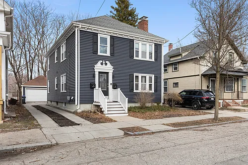 7 Hamlin St Photo 1