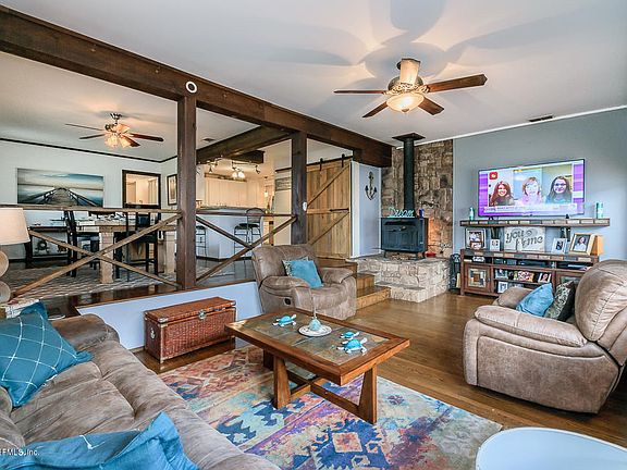 5th image of 8430 Santalia Ave