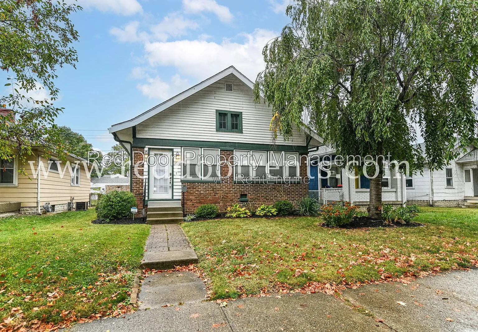 2 bed, 1.0 bath, 2080 sqft, $1,095 — Photo 2