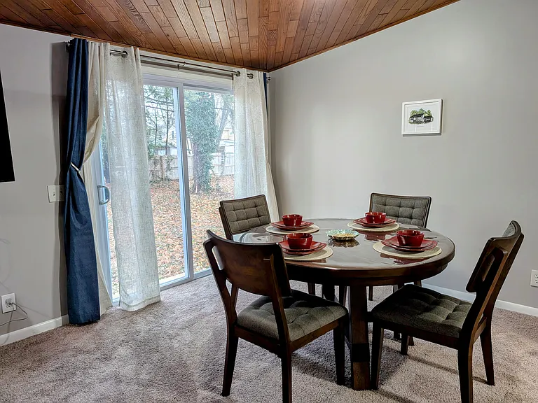 114 Maple Manor Dr — Photo 8