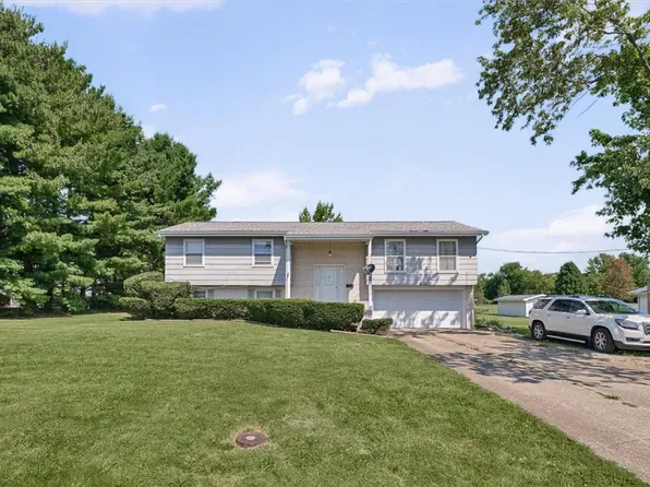 504 W Charleston Rd, Ashmore, IL 61912