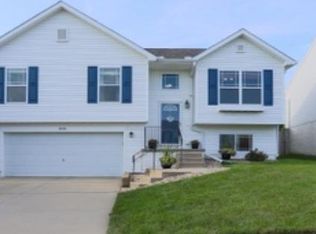 8905 Quest St, Omaha, NE 68122