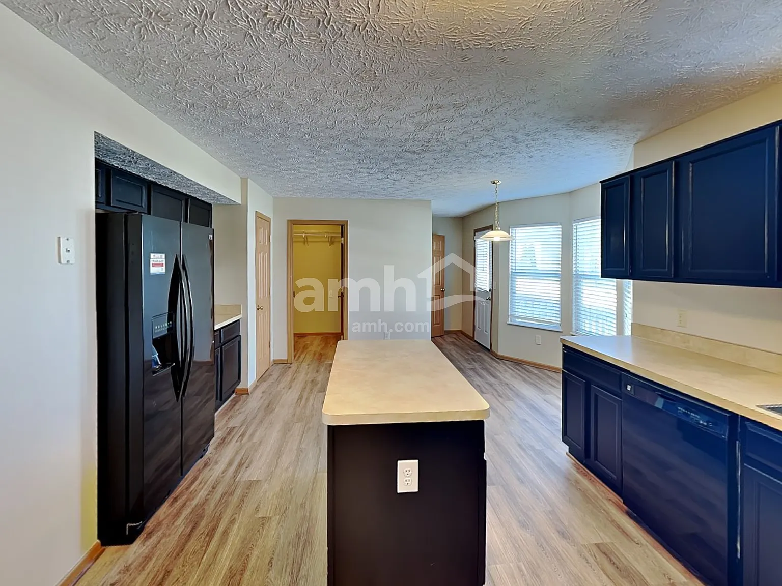 3 bed, 2.5 bath, 1884 sqft, $2,525 — Photo 4