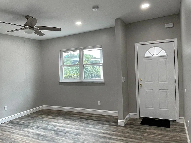 465 Taylor St — Photo 2