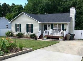 4208 Studio Ln, Greensboro, NC 27407