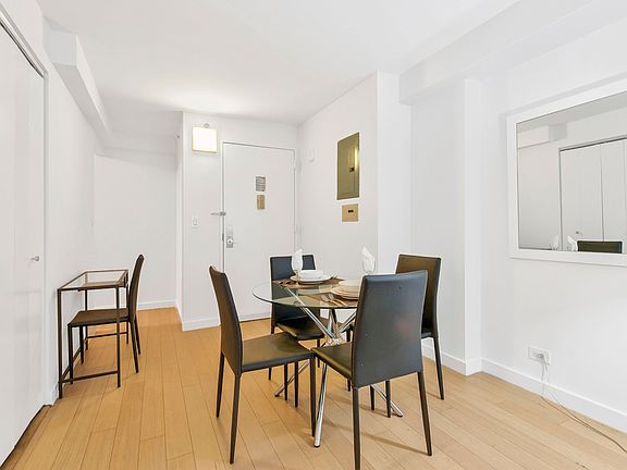 3rd image of 222 E 39th St APT 18F