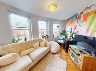 198 River St #3R, Cambridge, MA 02139