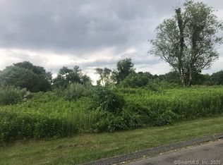 32 Weathervane Dr, New Milford, CT 06776