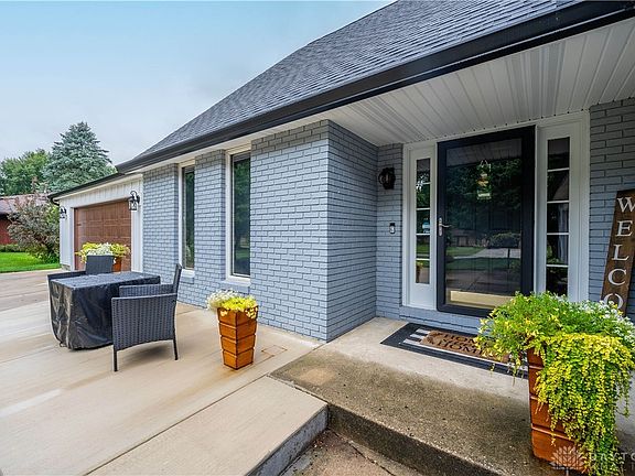 4th image of 125 Crestwood Dr