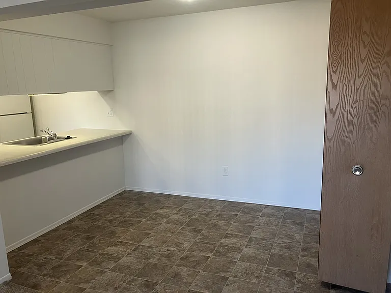 Charter Oaks Apartments — Photo 137