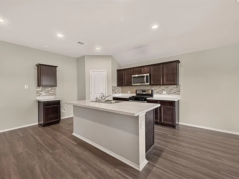21422 Chester Cliff Ln — Photo 17