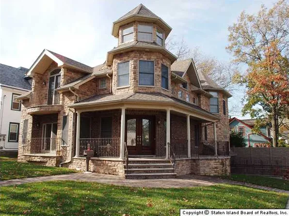 561 Craig Avenue image 1 of 20