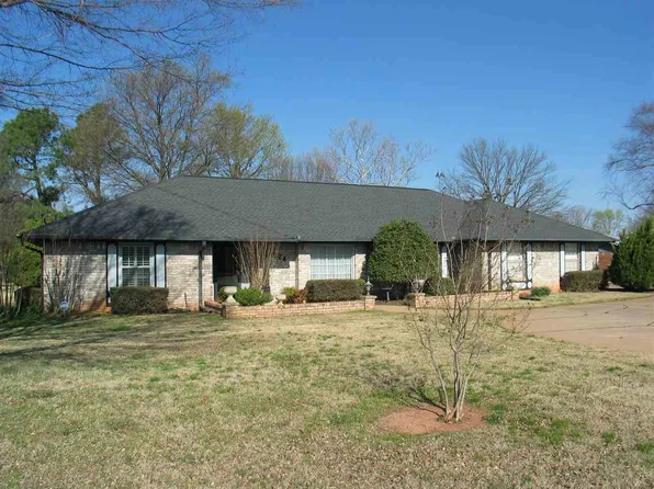 4824 W Country Club Dr, Stillwater, OK 74074