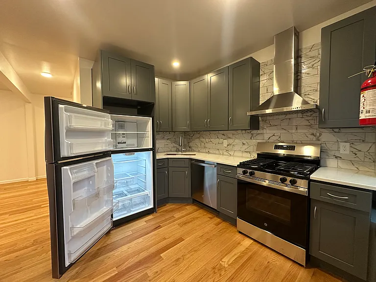 31 Benkard Ave #2 — Photo 2