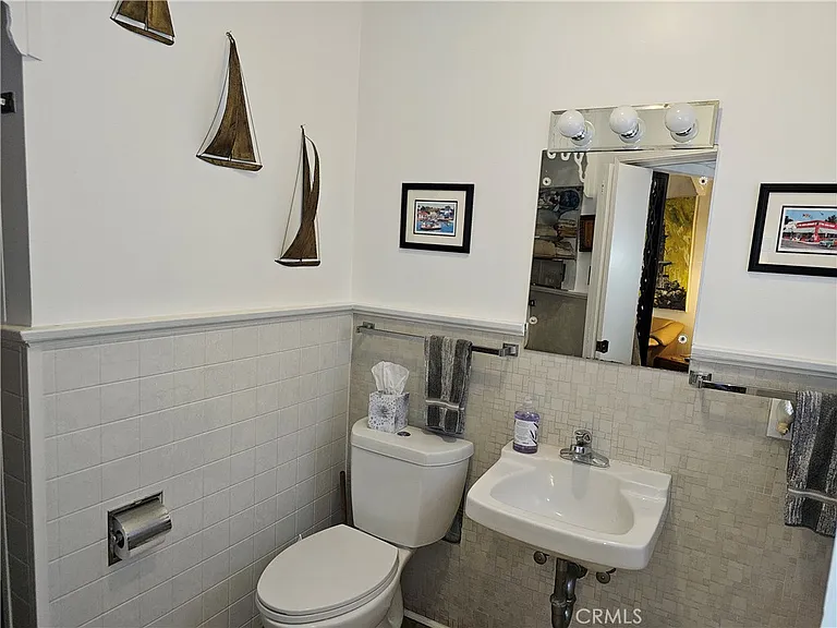 526 Park Ave #D — Photo 15