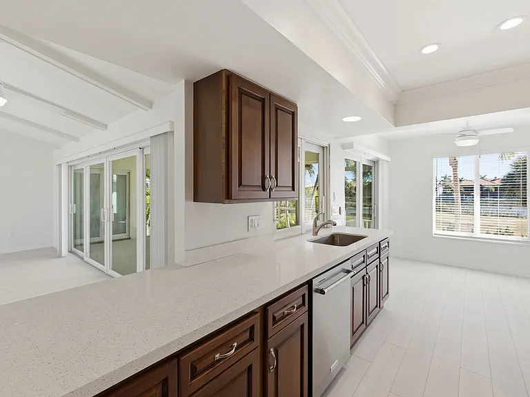 1235 Par View Dr — Photo 8