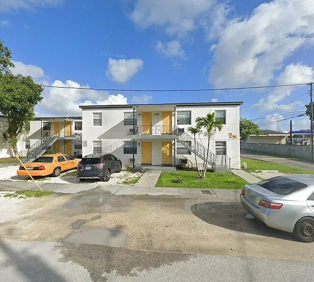 725 NW 100th St #C — Photo 1