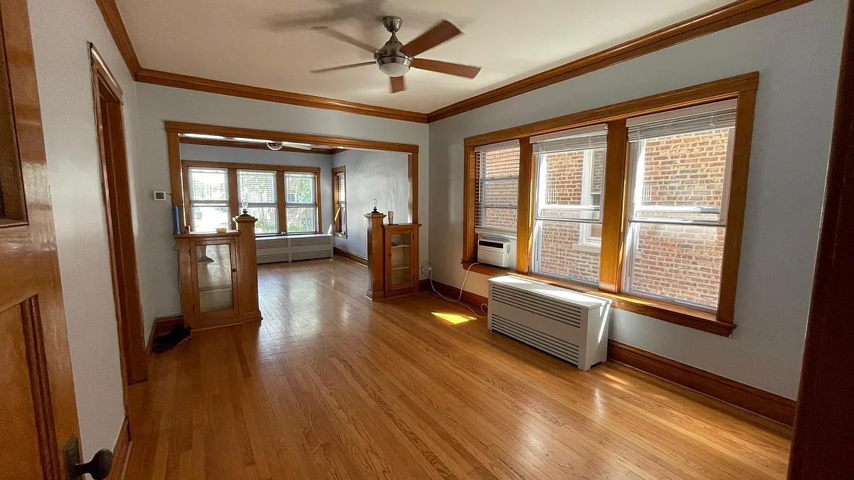 Building Photo - 2314 N Laramie Ave #1