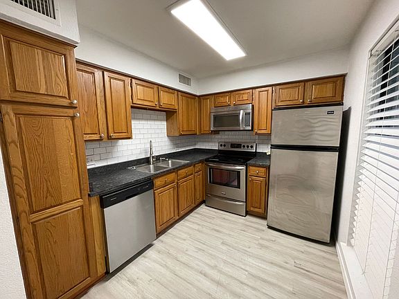 4th image of 11520 N May Ave #C106