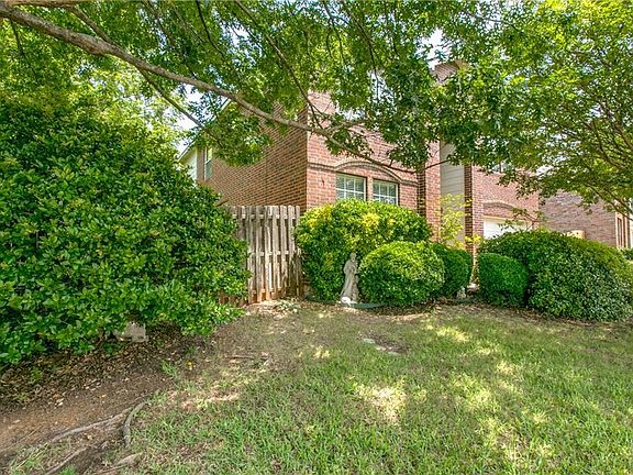 2nd image of 2705 Meadowview Dr