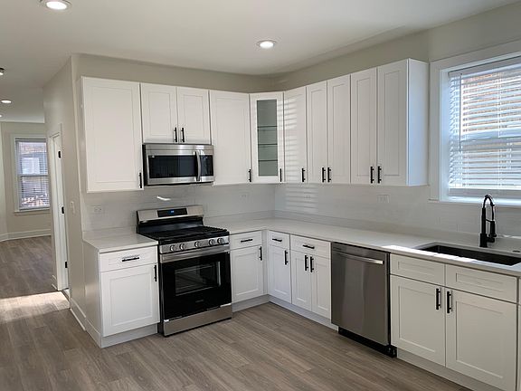 5th image of 2630 N Fairfield Ave #1R