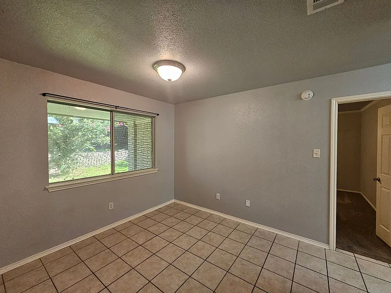 4507 Twin Oaks Cir — Photo 12