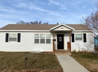 704 18th St W, Williston, ND 58801