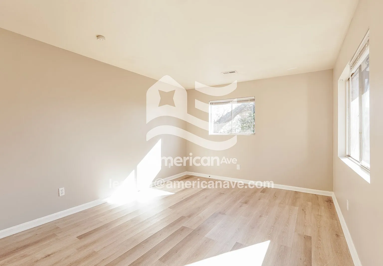 3 bed, 1.0 bath, 972 sqft, $1,097 — Photo 3