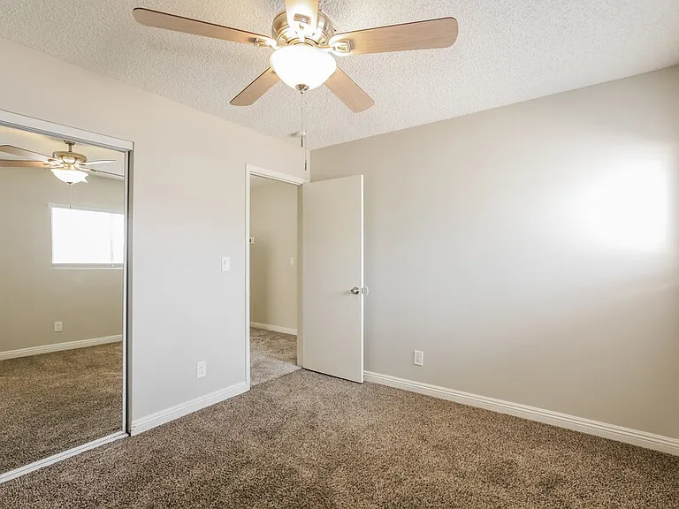 4136 Glenfield Cir — Photo 13
