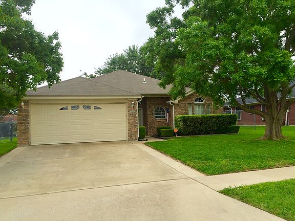 2nd image of 2204 Lava Ln