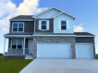 3525 Paradise Ln, Waukee, IA 50263