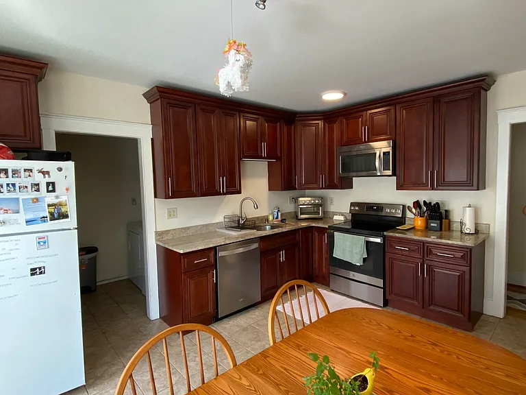 83 Linden St #2 — Photo 1