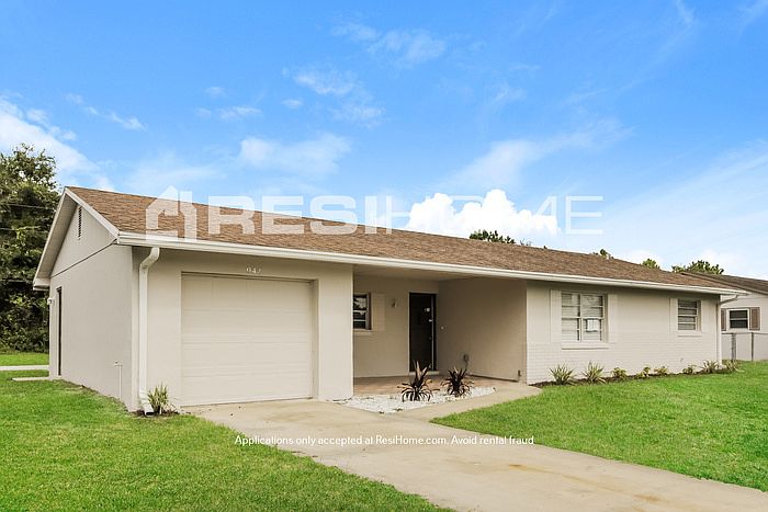 1st image of 944 W Embassy Dr